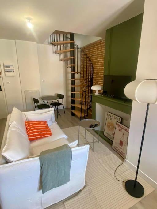 Le 23, Cocon Dans Le Centre Historique Apartamento Montauban Exterior foto