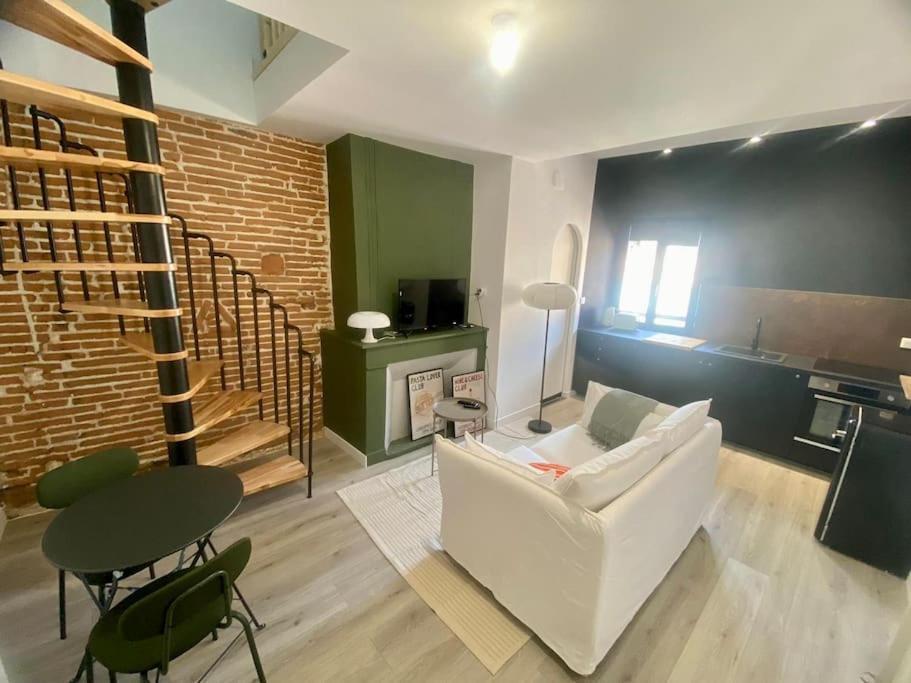 Le 23, Cocon Dans Le Centre Historique Apartamento Montauban Exterior foto